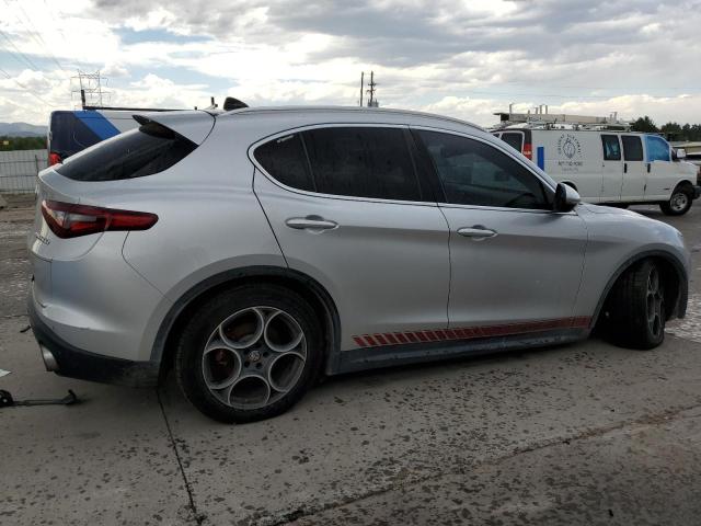 ZASFAKBN1J7B82531 - 2018 ALFA ROMEO STELVIO TI Gümüş foto 3