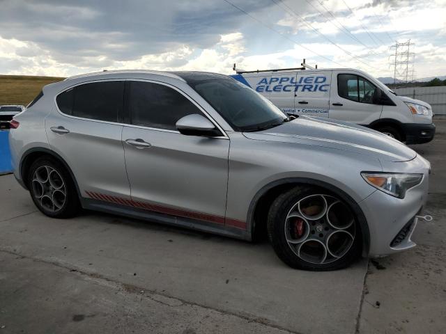 ZASFAKBN1J7B82531 - 2018 ALFA ROMEO STELVIO TI Gümüş foto 4