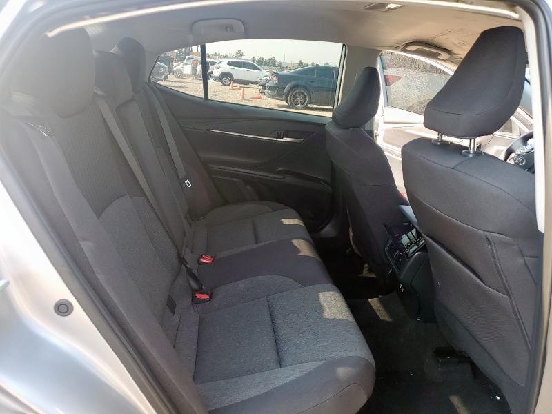 4T1DAACK1SU529384 - 2025 TOYOTA CAMRY XSE 银色 照片 10