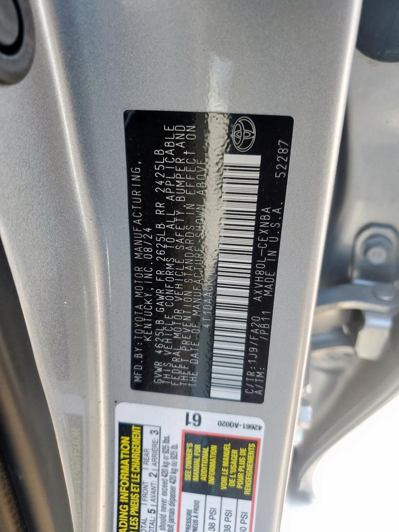 4T1DAACK1SU529384 - 2025 TOYOTA CAMRY XSE 银色 照片 12