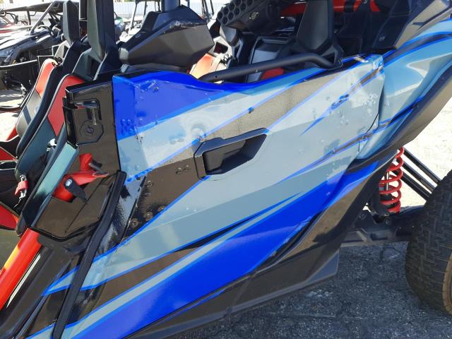 3JBVNAW23JK001145 - 2018 CAN-AM MAVERICK X RS TURBO R BLUE photo 9