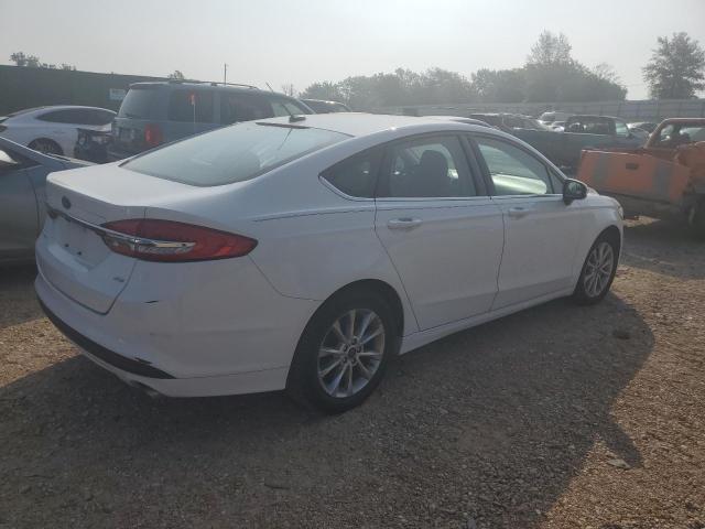 3FA6P0H70HR416364 - 2017 FORD FUSION SE WHITE photo 3