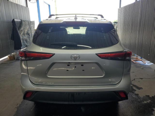 5TDGZRAH3LS512320 - 2020 TOYOTA HIGHLANDER XLE SILVER photo 6