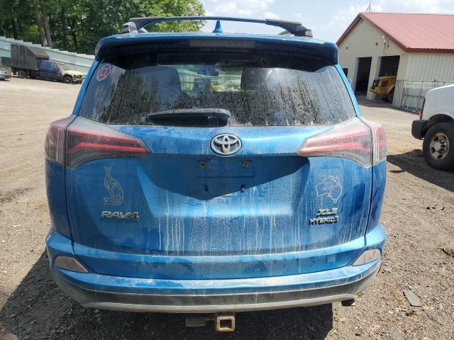 JTMRJREV0JD160807 - 2018 TOYOTA RAV4 HV LE Bleu photo 6