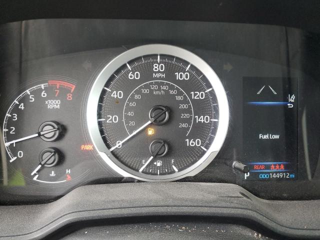 5YFEPMAE1MP208032 - 2021 TOYOTA COROLLA LE ვერცხლისფერი ფოტო 9