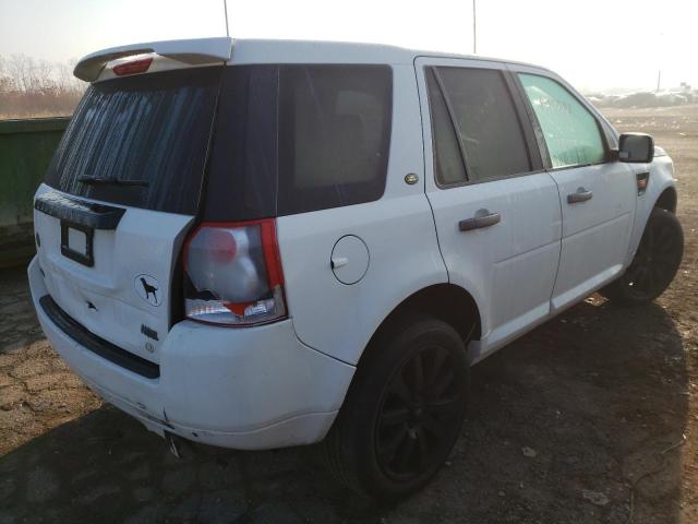 SALFT24N18H087707 - 2008 LAND ROVER LR2 HSE TECHNOLOGY WHITE photo 4