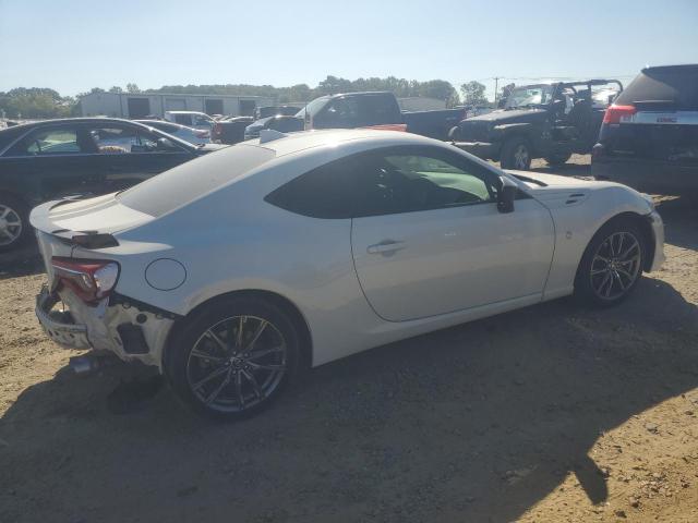 JF1ZNAA15H9707579 - 2017 TOYOTA 86 BASE WHITE photo 3