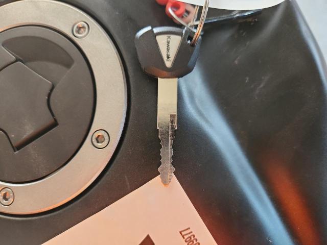 JKAENEC1XRDA09977 - 2024 KAWASAKI EN650 C BLACK photo 8