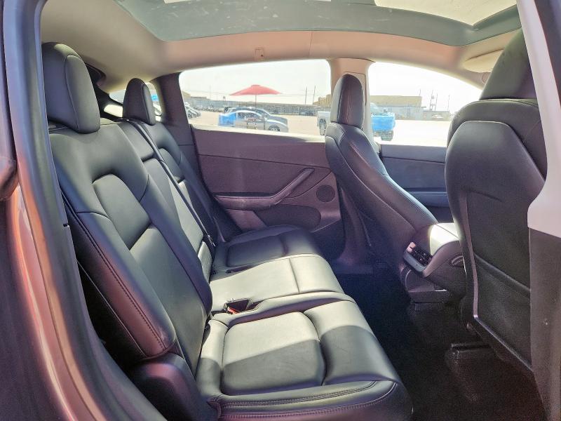 5YJYGAEE5MF136656 - 2021 TESLA MODEL Y GRAY photo 11