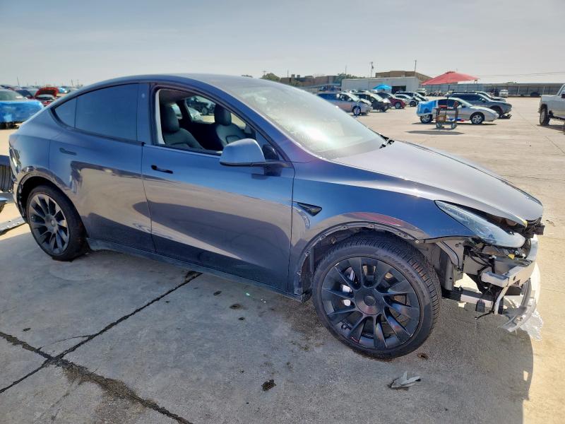 5YJYGAEE5MF136656 - 2021 TESLA MODEL Y GRAY photo 4
