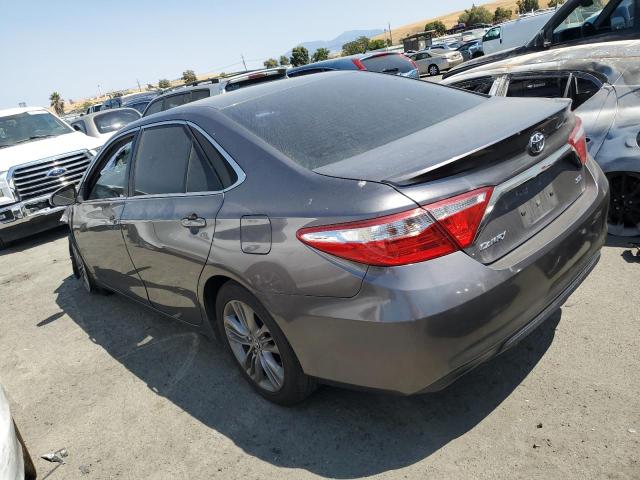 4T1BF1FK6FU919813 - 2015 TOYOTA CAMRY LE GRAY photo 2