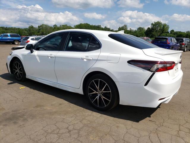 4T1T11BK8PU081519 - 2023 TOYOTA CAMRY SE NIGHT SHADE WHITE photo 2