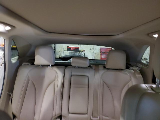 5LMCJ3D93KUL09096 - 2019 LINCOLN MKC RESERVE WHITE photo 10