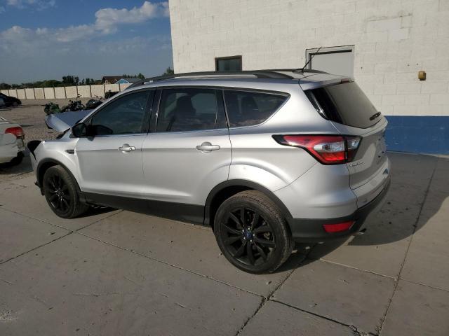 1FMCU0GDXJUC86794 - 2018 FORD ESCAPE SE SILVER photo 2
