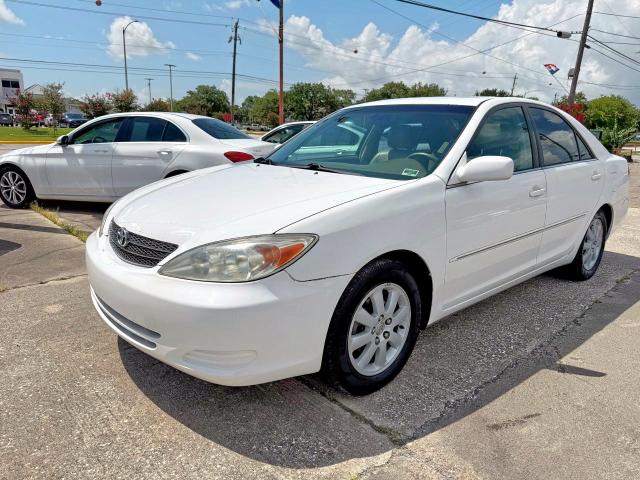 4T1BE32K52U027812 - 2002 TOYOTA CAMRY LE WHITE photo 2