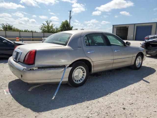 1LNHM81W52Y614194 - 2002 LINCOLN TOWN CAR EXECUTIVE TAN photo 3