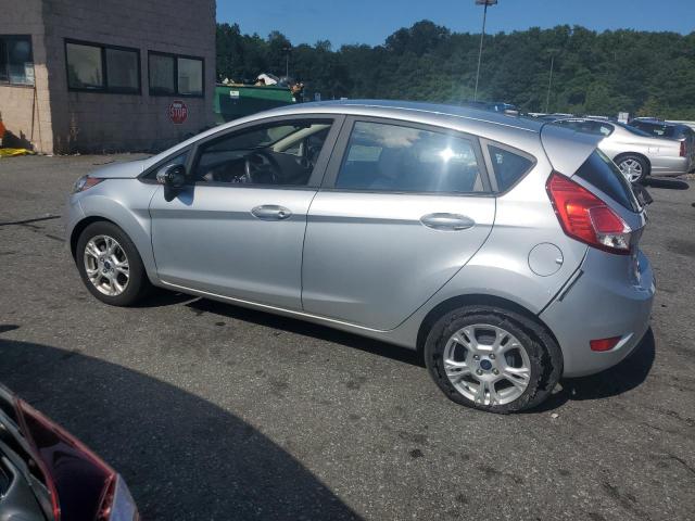 3FADP4EJ4FM222798 - 2015 FORD FIESTA SE SILVER photo 2