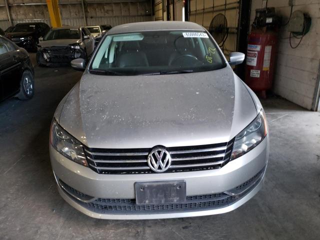 1VWAT7A34EC034328 - 2014 VOLKSWAGEN PASSAT S SILVER photo 5