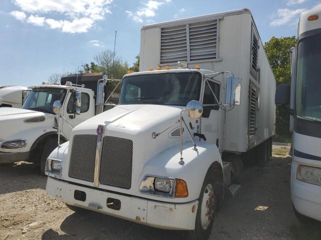 2NKMLZ9X26M146150 - 2006 KENWORTH CONSTRUCTI T300 WHITE photo 2