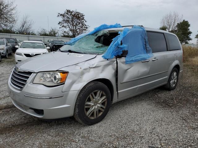 2A4RR7DX4AR422500 - 2010 CHRYSLER TOWN & COU LIMITED SILVER photo 1