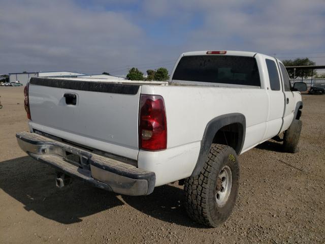 1GCHC29U83E183215 - 2003 CHEVROLET SILVERADO C2500 HEAVY DUTY WHITE photo 4