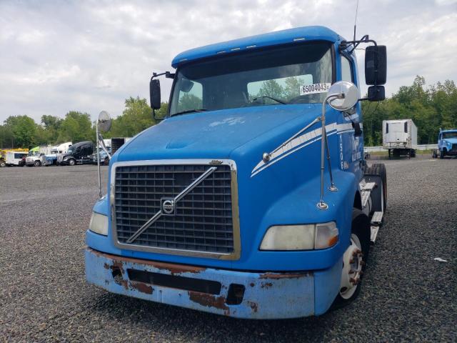 4V4MC9EG18N498733 - 2008 VOLVO VN VNM BLUE photo 2