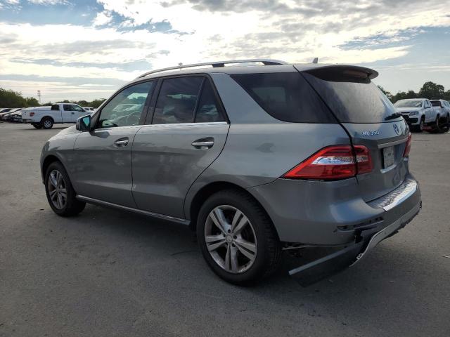 4JGDA5HB6DA204637 - 2013 MERCEDES-BENZ ML 350 4MATIC GRAY photo 2