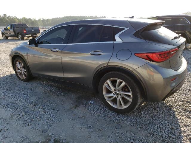 SJKCH5CP3JA050458 - 2018 INFINITI QX30 BASE GRAY photo 2