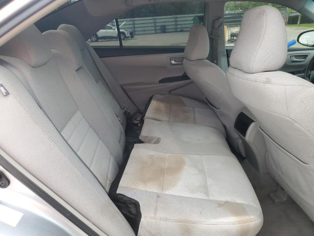 4T1BF1FK0FU010580 - 2015 TOYOTA CAMRY LE SILVER photo 10