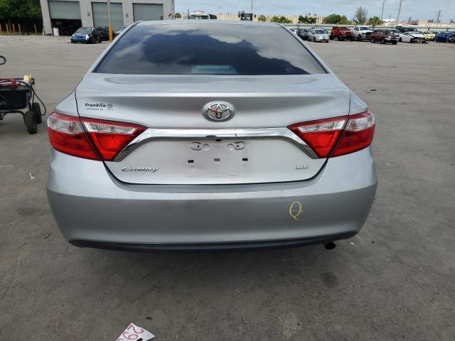 4T1BF1FK0FU010580 - 2015 TOYOTA CAMRY LE SILVER photo 6