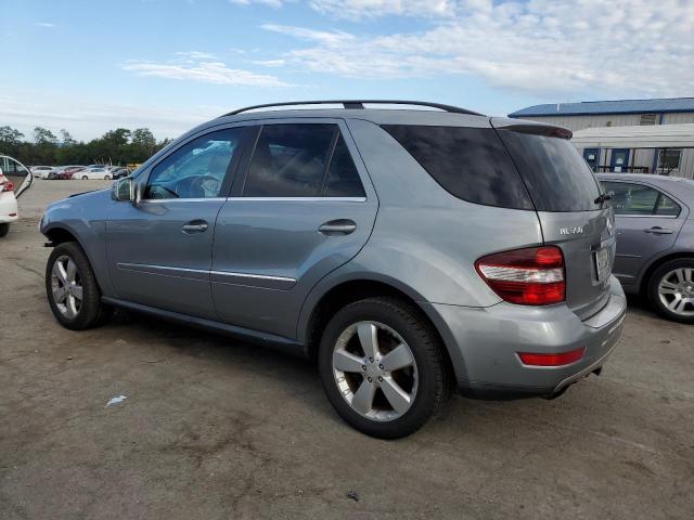 4JGBB8GB1BA720277 - 2011 MERCEDES-BENZ ML 350 4MATIC GRAY photo 2