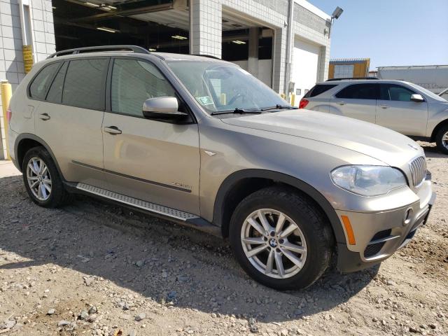 5UXZW0C5XCL663669 - 2012 BMW X5 XDRIVE35D TAN photo 4