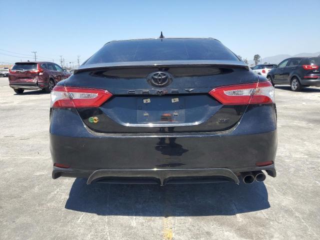 4T1M11AK0LU921115 - 2020 TOYOTA CAMRY SE BLACK photo 6