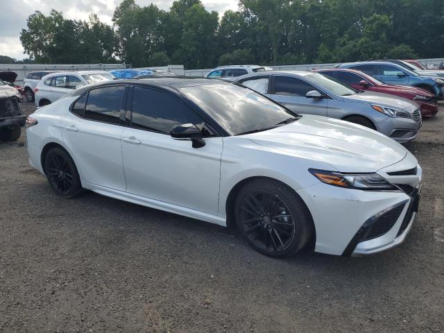 4T1K61AK2PU098752 - 2023 TOYOTA CAMRY XSE თეთრი ფოტო 4