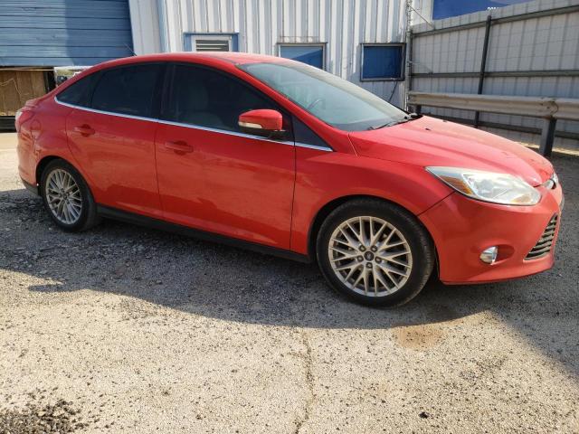 1FAHP3H21CL476238 - 2012 FORD FOCUS SEL RED photo 4