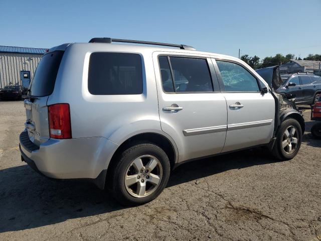 5FNYF4H67BB070701 - 2011 HONDA PILOT EXL SILVER photo 3