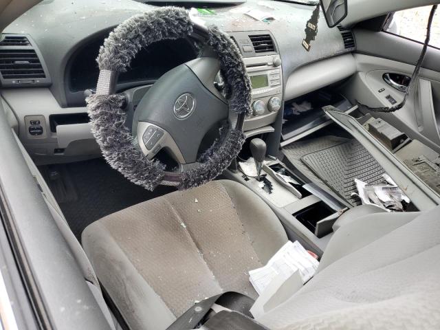 4T1BF3EK2AU524386 - 2010 TOYOTA CAMRY BASE SILVER photo 8