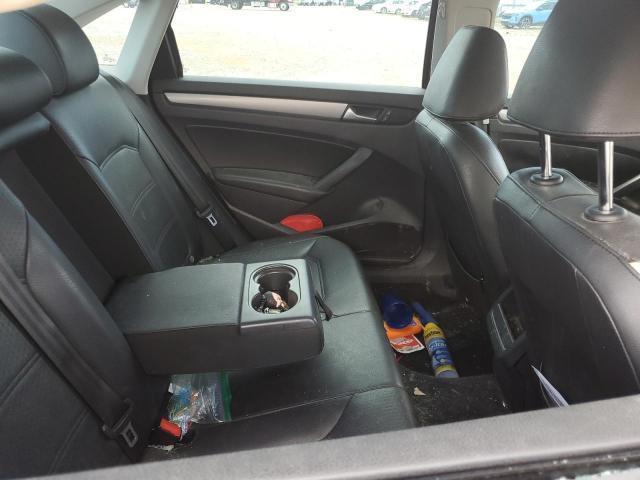 1VWAT7A31FC093905 - 2015 VOLKSWAGEN PASSAT S RED photo 10