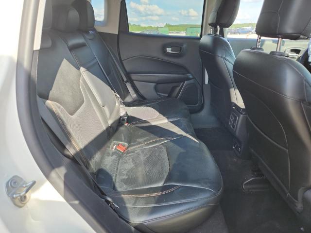 3C4NJDCB8JT463564 - 2018 JEEP COMPASS LIMITED Күміс фото 11