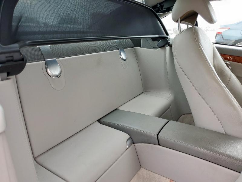 WDBSK75FX4F070969 - 2004 MERCEDES-BENZ SL 500 银色 照片 18