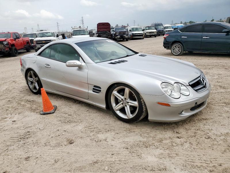 WDBSK75FX4F070969 - 2004 MERCEDES-BENZ SL 500 银色 照片 7