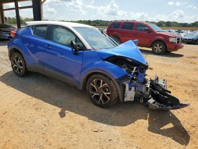 NMTKHMBXXJR050808 - 2018 TOYOTA C-HR XLE BLUE photo 4