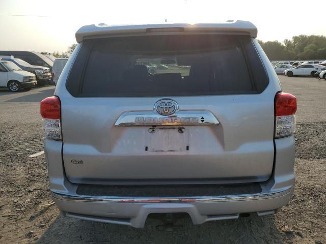 JTEBU5JR5B5072689 - 2011 TOYOTA 4RUNNER SR5 SILVER photo 6