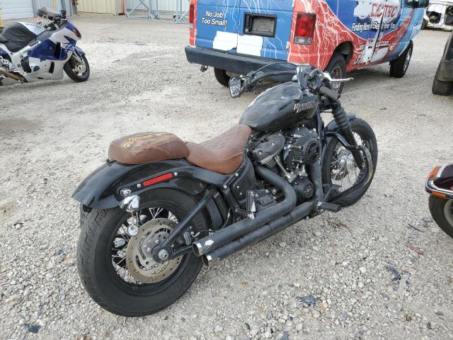 1HD1YJJ14JC083702 - 2018 HARLEY-DAVIDSON FXBB STREET BOB BLACK photo 4