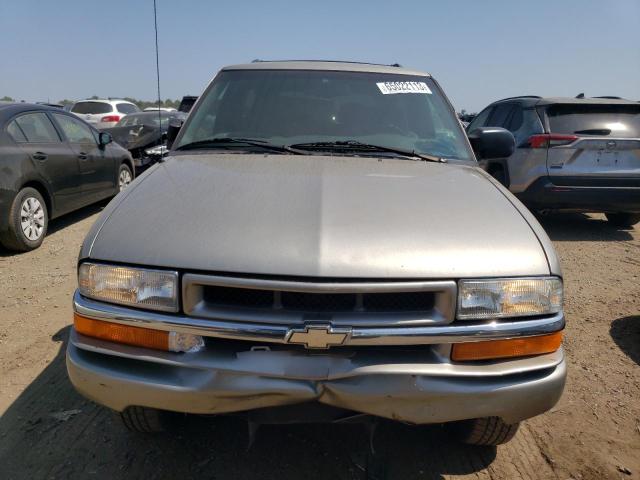 1GNCS18W61K123031 - 2001 CHEVROLET BLAZER BEIGE photo 5