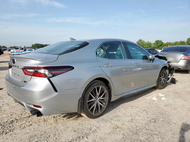 4T1G11AK8RU196899 - 2024 TOYOTA CAMRY SE NIGHT SHADE SILVER photo 3