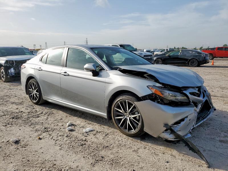 4T1G11AK8RU196899 - 2024 TOYOTA CAMRY SE NIGHT SHADE SILVER photo 4