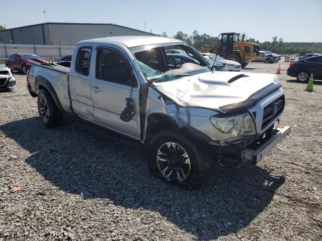 5TETU62N28Z553791 - 2008 TOYOTA TACOMA PRERUNNER ACCESS CAB SILVER photo 4