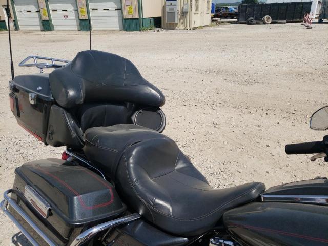 1HD1FC4107Y709870 - 2007 HARLEY-DAVIDSON FLHTCUI 黑色 照片 6