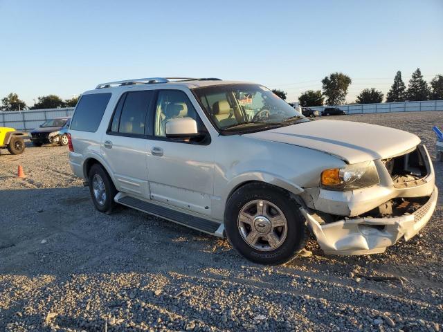 1FMFU20515LA71182 - 2005 FORD EXPEDITION LIMITED WHITE photo 4